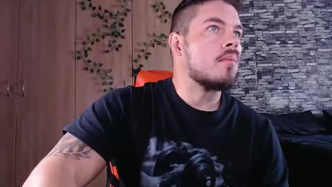 blueeyeboy0 online show from May 4, 8:27 am