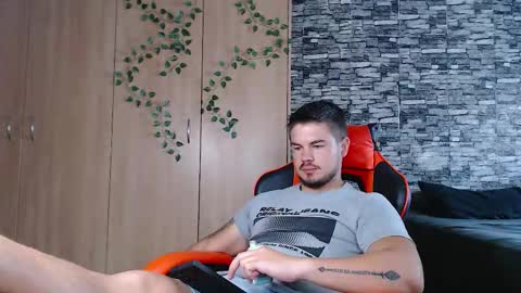 blueeyeboy0 online show from February 23, 7:10 am