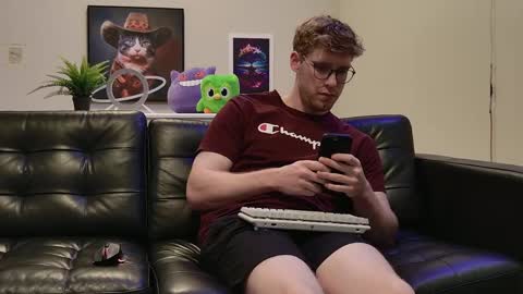 Snapshot of blueeyedtallguy chatting on September 30, 12:50 am blueeyedtallguy online show from September 30, 12:50 am