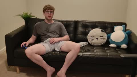 Snapshot of blueeyedtallguy chatting on September 13, 2:12 am blueeyedtallguy online show from September 13, 2:12 am