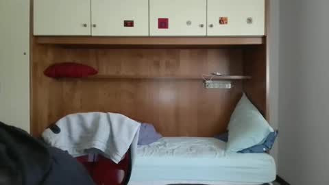 bluejoee online show from March 31, 9:00 am