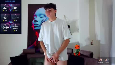 Snapshot of bluewolf247 chatting on October 31, 3:59 pm bluewolf247 online show from October 31, 3:59 pm