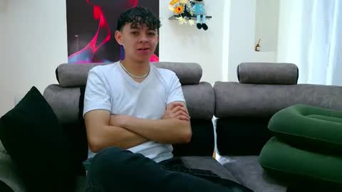 Snapshot of bluewolf247 chatting on October 27, 2:52 pm bluewolf247 online show from October 27, 2:52 pm