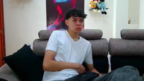 Snapshot of bluewolf247 chatting on October 22, 3:05 pm bluewolf247 online show from October 22, 3:05 pm