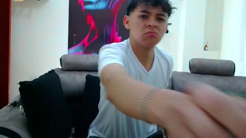 Snapshot of bluewolf247 chatting on October 19, 7:28 pm bluewolf247 online show from October 19, 7:28 pm