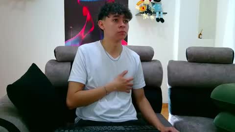 Snapshot of bluewolf247 chatting on October 25, 3:58 pm bluewolf247 online show from October 25, 3:58 pm