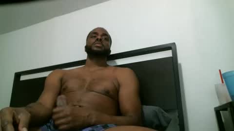 bluffin_mcmuffin online show from November 18, 10:12 pm