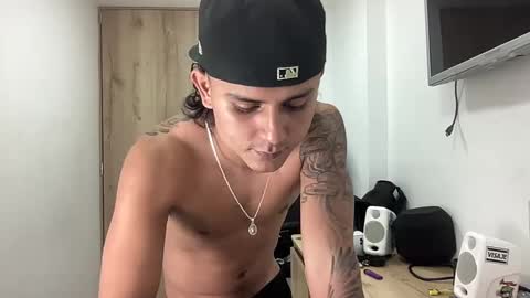 Snapshot of bob_pettersonn chatting on September 26, 4:43 am Bob INDEPENDENT MODEL online show from September 26, 4:43 am