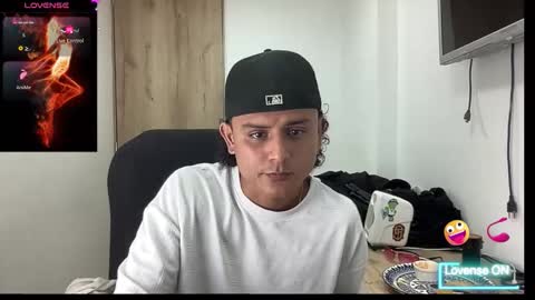 Snapshot of bob_pettersonn chatting on October 13, 11:55 pm Bob INDEPENDENT MODEL online show from October 13, 11:55 pm
