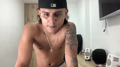 Snapshot of bob_pettersonn chatting on September 25, 3:27 am Bob INDEPENDENT MODEL online show from September 25, 3:27 am