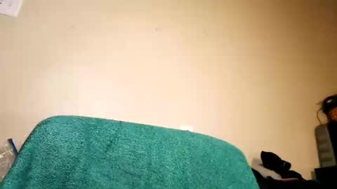 Snapshot of bobbiebone chatting on January 17, 11:22 pm bobbiebone and company online show from January 17, 11:22 pm