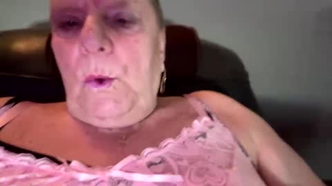 bobbiesucks69 online show from November 3, 5:48 pm