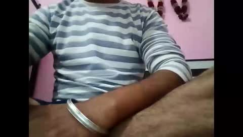 bobby_horny03 online show from April 1, 6:26 am