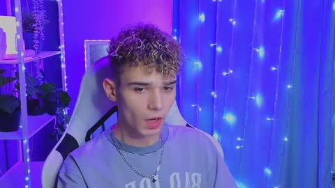 Snapshot of boicute chatting on January 17, 6:03 pm GARYALEXPVT IS OPEN online show from January 17, 6:03 pm