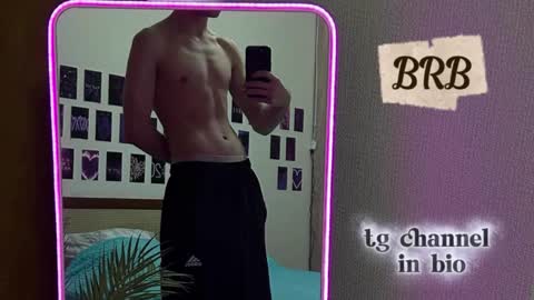 Snapshot of boicute chatting on October 25, 9:33 am GARYALEXPVT IS OPEN online show from October 25, 9:33 am