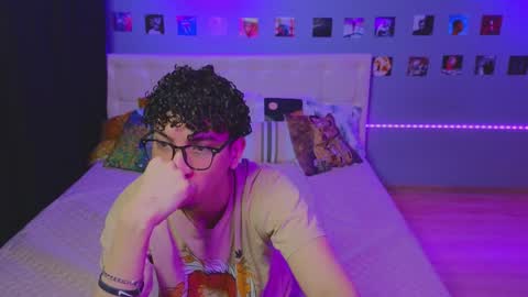 Snapshot of boicute chatting on February 1, 6:43 am GARYALEXPVT IS OPEN online show from February 1, 6:43 am