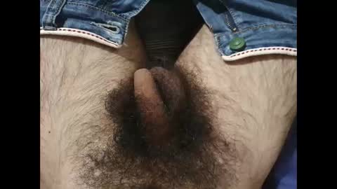 Snapshot of bomvemcam chatting on February 7, 9:37 am Im Bom - Tip if You Liked my Hairy Body - Private Show is Open - Read more about me in the bio below online show from February 7, 9:37 am