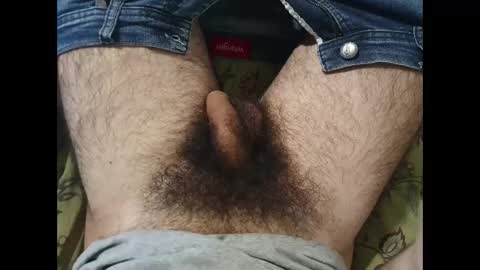 Snapshot of bomvemcam chatting on January 8, 10:15 am Im Bom - Tip if You Liked my Hairy Body - Private Show is Open - Read more about me in the bio below online show from January 8, 10:15 am