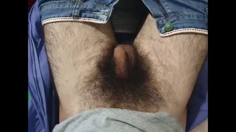 Snapshot of bomvemcam chatting on February 14, 9:03 am Im Bom - Tip if You Liked my Hairy Body - Private Show is Open - Read more about me in the bio below online show from February 14, 9:03 am