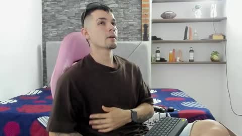 booyhott_ online show from March 14, 7:43 pm