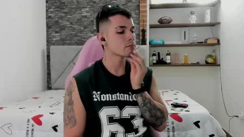 booyhott_ online show from March 6, 11:13 pm