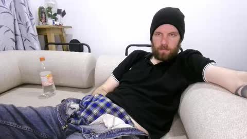 boredpunkdude666 online show from March 12, 1:35 am