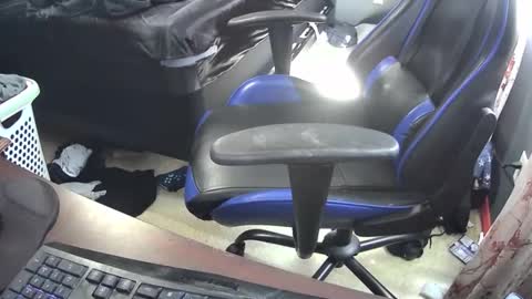 boredsubboy96 online show from April 6, 8:31 pm