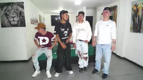 Snapshot of boschcz chatting on October 27, 6:43 pm THOMAS AND DAMIAND online show from October 27, 6:43 pm