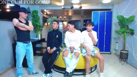 Snapshot of boschcz chatting on October 18, 4:39 am THOMAS AND DAMIAND online show from October 18, 4:39 am