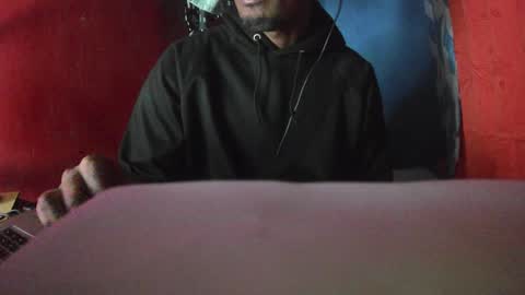 Snapshot of boss_playa98 chatting on March 1, 8:25 am boss_playa98 online show from March 1, 8:25 am