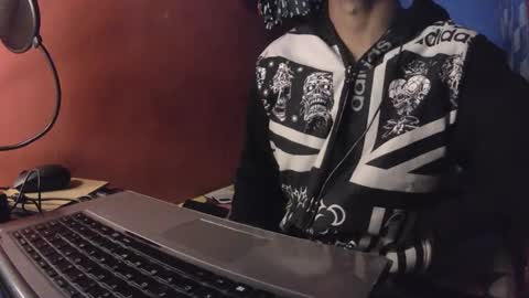 Snapshot of boss_playa98 chatting on February 26, 8:15 am boss_playa98 online show from February 26, 8:15 am