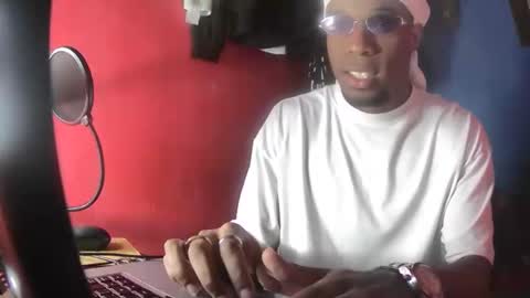 Snapshot of boss_playa98 chatting on February 25, 12:25 am boss_playa98 online show from February 25, 12:25 am