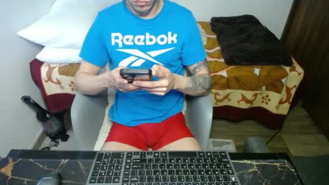 Snapshot of bossking019 chatting on February 4, 1:06 pm bossking019 online show from February 4, 1:06 pm
