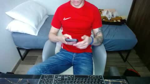 Snapshot of bossking019 chatting on February 9, 1:56 pm bossking019 online show from February 9, 1:56 pm