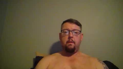 bowtieguy84 online show from April 11, 9:35 am