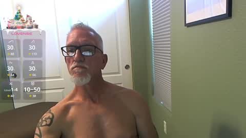 Snapshot of boxerunderwear chatting on December 24, 10:06 pm Kev online show from December 24, 10:06 pm