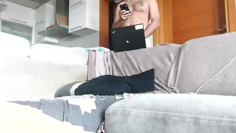 Snapshot of boy_aroundtheworld chatting on September 28, 12:25 pm Dan online show from September 28, 12:25 pm
