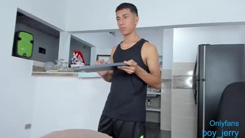 Snapshot of boy_jerry chatting on December 19, 4:23 am boy_jerry online show from December 19, 4:23 am