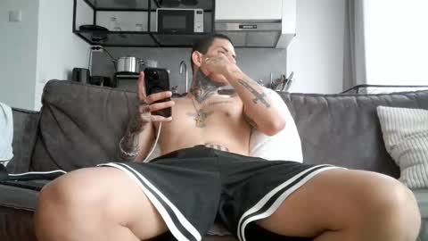 boy_master5 online show from June 5, 6:51 am