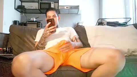 boy_master5 online show from June 15, 6:16 am