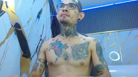 boy_tatto77 online show from June 27, 2:14 am