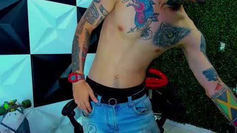 Snapshot of boy_tatto777 chatting on September 21, 1:55 pm boy_tatto777 online show from September 21, 1:55 pm