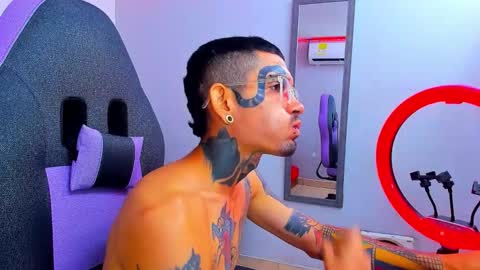 boy_tatto777 online show from September 23, 5:01 pm