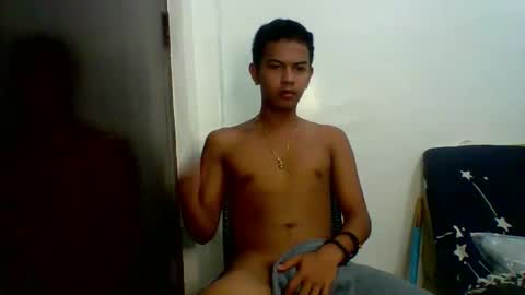 Snapshot of boyax16 chatting on December 10, 8:40 am boyax16 online show from December 10, 8:40 am