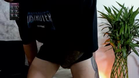 Snapshot of boyc02_ chatting on September 15, 6:37 am boyc02_ online show from September 15, 6:37 am