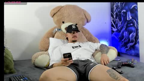 boyc02_ online show from January 11, 5:38 pm