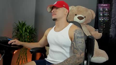 Snapshot of boyc02_ chatting on February 21, 10:37 pm boyc02_ online show from February 21, 10:37 pm