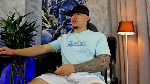 Snapshot of boyc02_ chatting on October 15, 11:23 pm boyc02_ online show from October 15, 11:23 pm