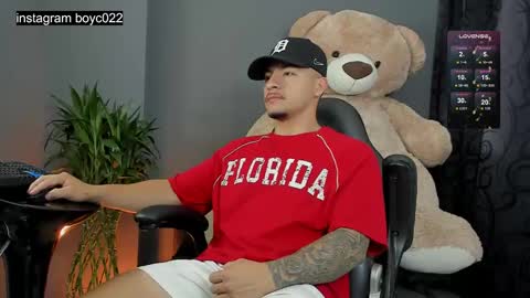 Snapshot of boyc02_ chatting on February 25, 11:30 am boyc02_ online show from February 25, 11:30 am