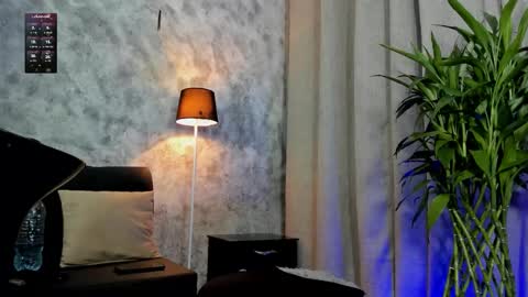 Snapshot of boyc02_ chatting on September 18, 4:53 pm boyc02_ online show from September 18, 4:53 pm